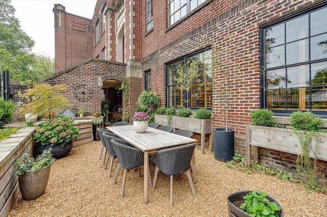 1000 E Martin Luther King Blvd Unit 102, Chattanooga, TN 37403 - view of patio with outdoor dining area