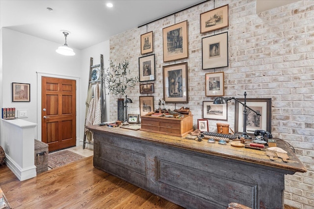 1000 E Martin Luther King Blvd Unit 102, Chattanooga, TN 37403 - entrance foyer with wood finished floors