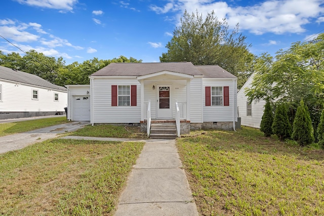 5345 Rose St, Chattanooga, TN 37412 - bungalow-style home with crawl space, driveway, and a front lawn