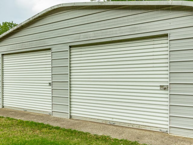 361 Gracie Ave, Ringgold, GA 30736 - view of garage