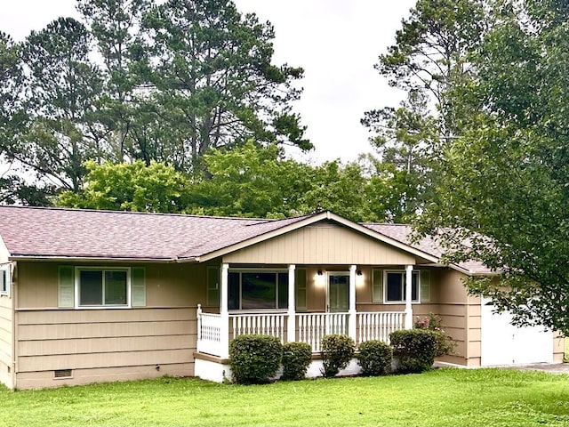 361 Gracie Ave, Ringgold, GA 30736 - single story home featuring covered porch, a shingled roof, a front lawn, crawl space, and an attached garage