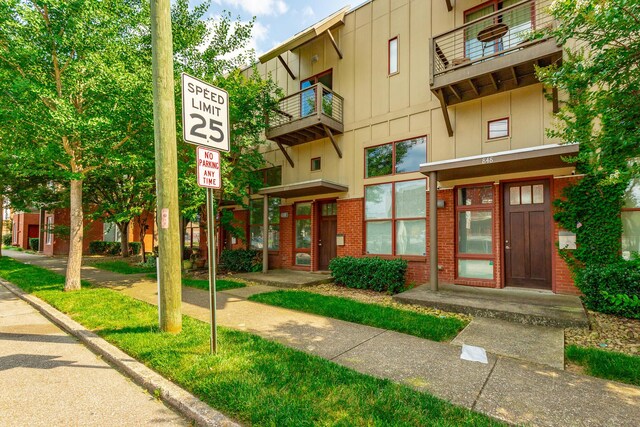 852 E 8th St, Chattanooga, TN 37403