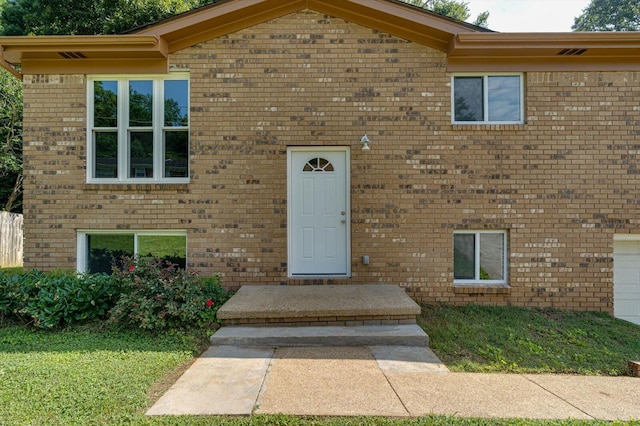 1373 Meadowood Dr, Hixson, TN 37343 - view of front facade featuring brick siding