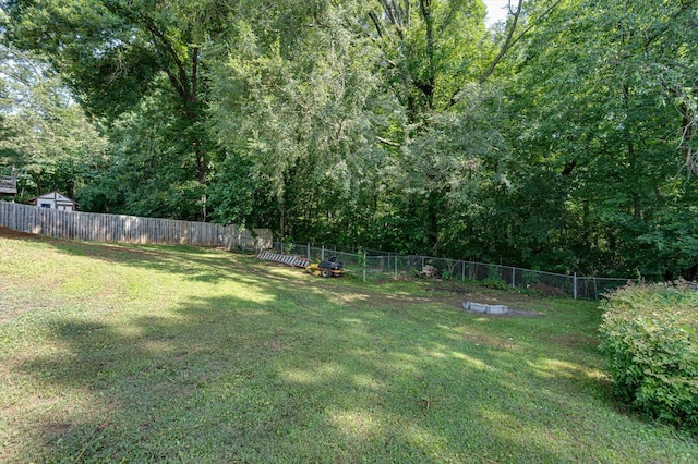 1373 Meadowood Dr, Hixson, TN 37343 - view of yard with a wooded view