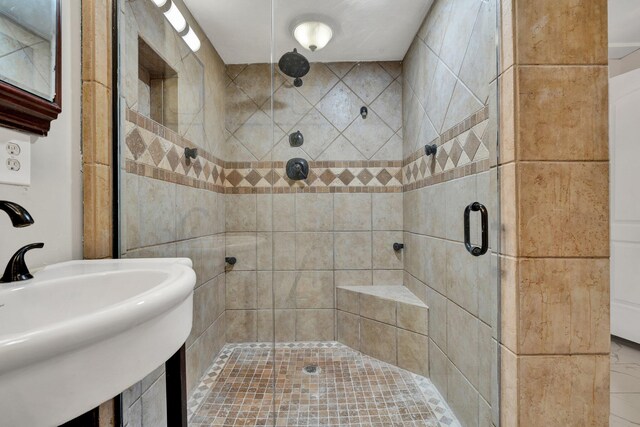 1204 Greenwood Rd, Chattanooga, TN 37411 - bathroom with a shower stall and a sink