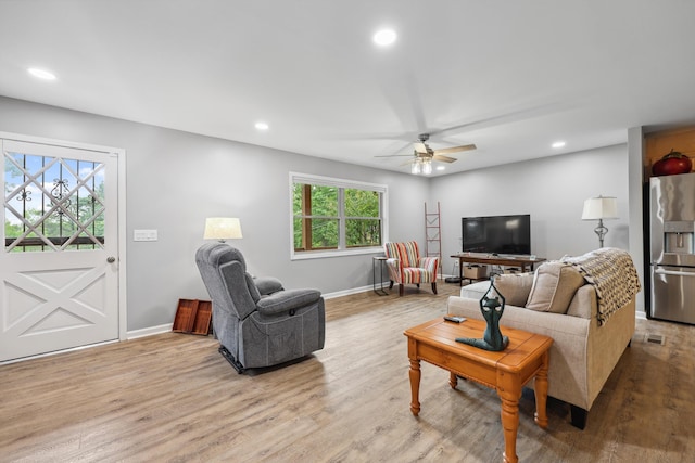 787 Flinn Dr, Chattanooga, TN 37412 - living area with recessed lighting, wood finished floors, ceiling fan, and baseboards