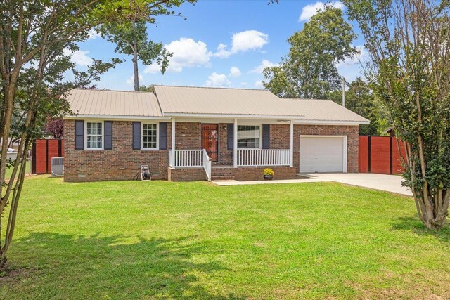 322 Beverly St, Scottsboro, AL 35768 - photo 1