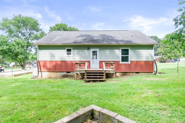 7815 Parkshore Cir, Hixson, TN 37343 - rear view of property featuring crawl space, a wooden deck, and a lawn