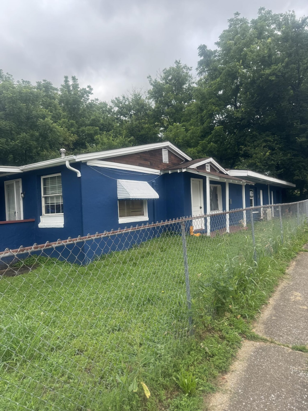 1900 Garfield St, Chattanooga, TN 37404 - view of side of property