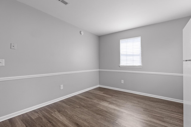 32 S Germantown Rd, Chattanooga, TN 37411 - unfurnished room with dark wood finished floors and baseboards