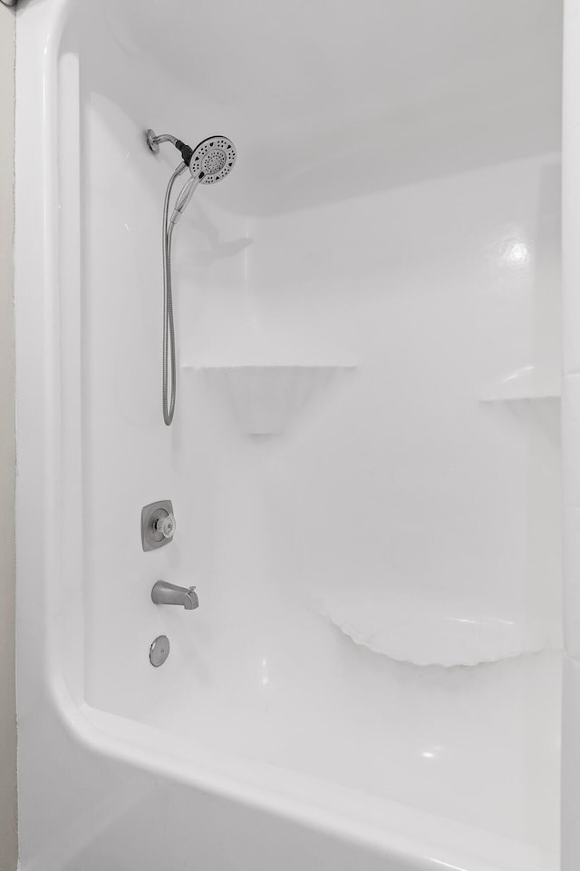 32 S Germantown Rd, Chattanooga, TN 37411 - bathroom view of washtub / shower combination