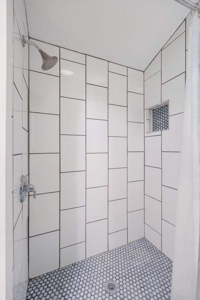 602 Oliver St, Chattanooga, TN 37405 - full bath featuring tiled shower