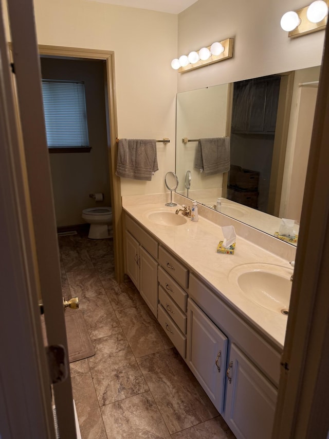 11640 Hixson Pike, Soddy Daisy, TN 37379 - full bathroom with toilet and double vanity