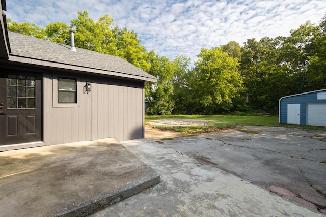 4407 Bennett Rd, Chattanooga, TN 37412 - garage with view of scattered trees