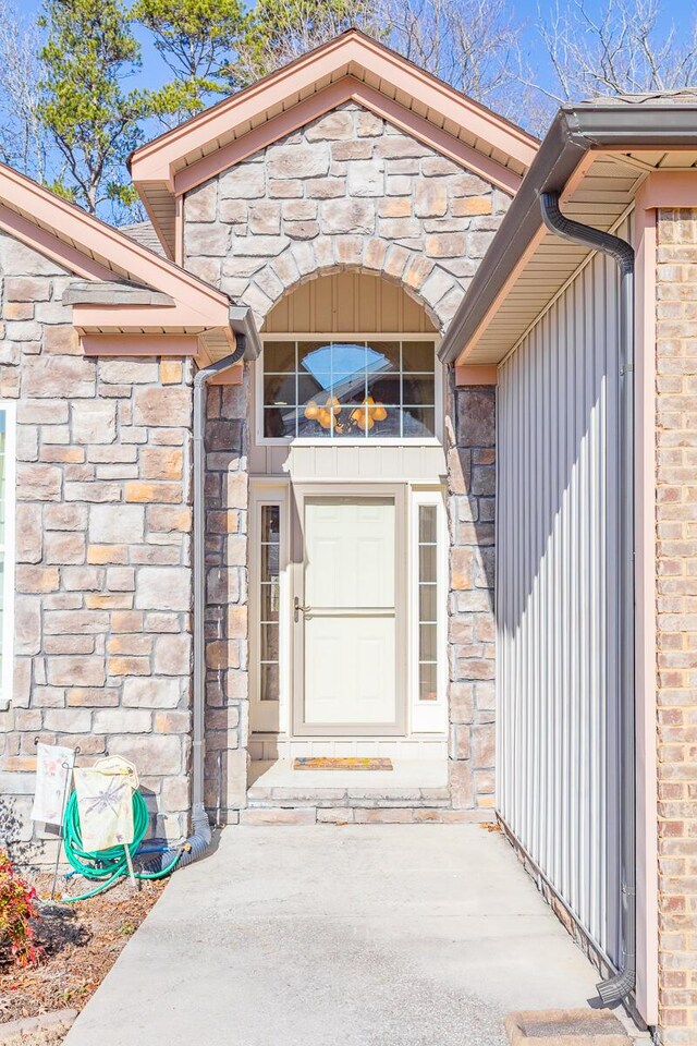 2367 Lake Mist Dr, Chattanooga, TN 37421 - doorway to property with stone siding