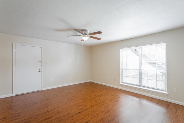 900 Mountain Creek Rd Unit Q263, Chattanooga, TN 37405 - spare room with a ceiling fan, wood finished floors, and a textured ceiling
