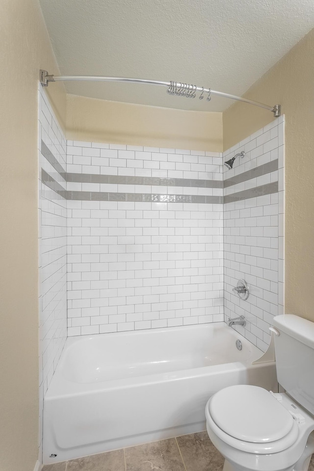 900 Mountain Creek Rd Unit Q263, Chattanooga, TN 37405 - full bath featuring a textured ceiling, bathing tub / shower combination, and tile patterned flooring