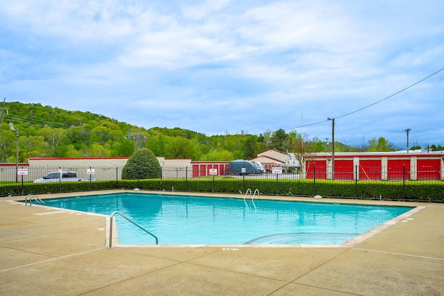 900 Mountain Creek Rd Unit Q263, Chattanooga, TN 37405 - community pool with a patio