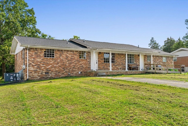 1307 Park Forrest Dr, Fort Oglethorpe, GA 30742 - single story home with a front lawn and brick siding