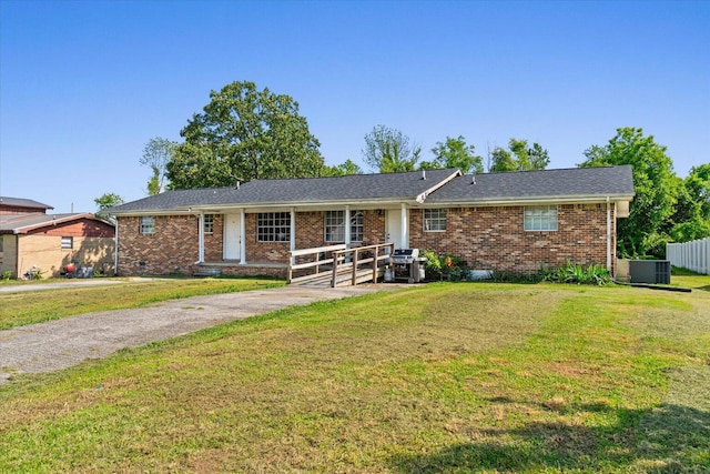 1307 Park Forrest Dr, Fort Oglethorpe, GA 30742 - single story home featuring brick siding and a front lawn