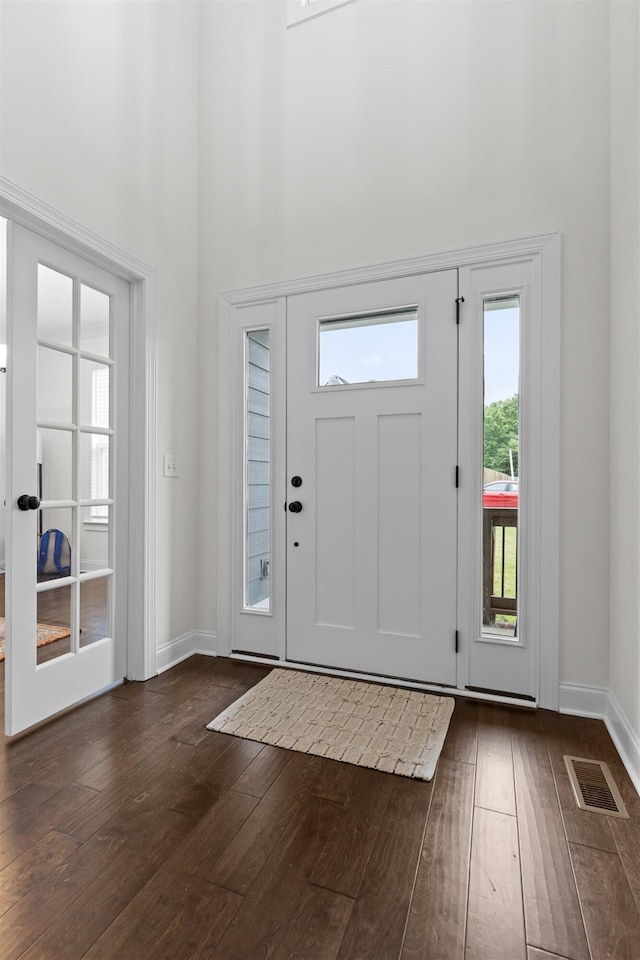 6434 Satjanon Dr, Ooltewah, TN 37363 - entrance foyer featuring a high ceiling and dark wood finished floors