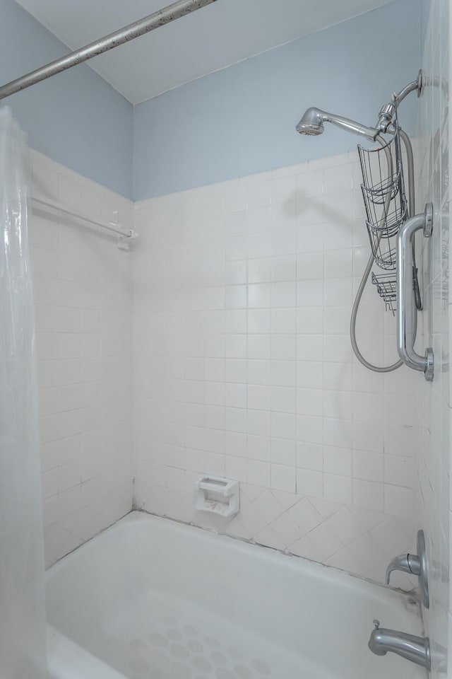 105 Joyce Ave, Red Bank, TN 37415 - full bath featuring shower / tub combo with curtain