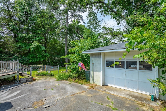 105 Joyce Ave, Red Bank, TN 37415 - garage featuring driveway