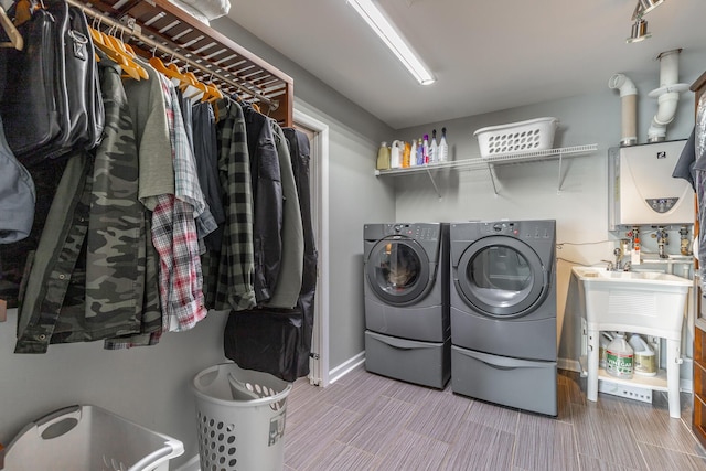 133 Wood Meadow Trl, Ringgold, GA 30736 - laundry area featuring separate washer and dryer and water heater