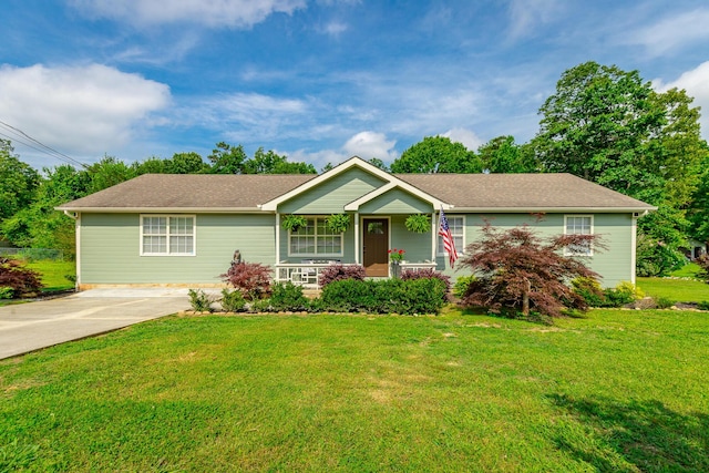 133 Wood Meadow Trl, Ringgold, GA 30736 - ranch-style house featuring covered porch, a front yard, and driveway