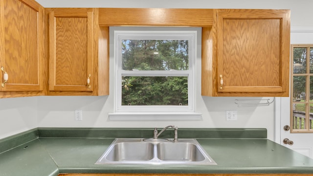 607 Gregory Ln, Lafayette, GA 30728 - kitchen featuring a sink