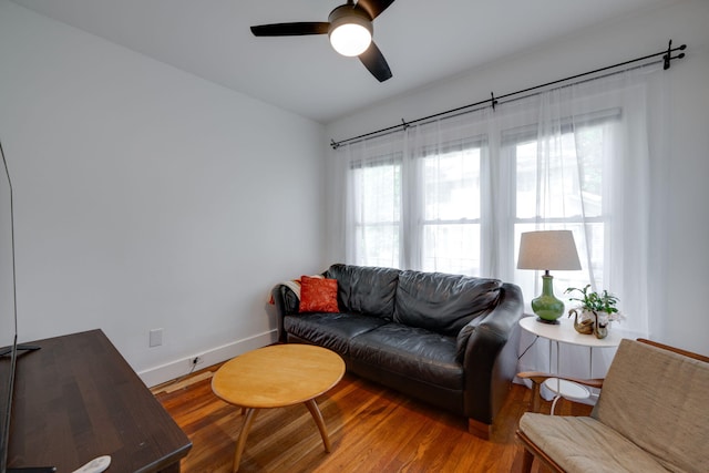511 Georgia Ave, Signal Mountain, TN 37377 - living area featuring wood finished floors and a ceiling fan