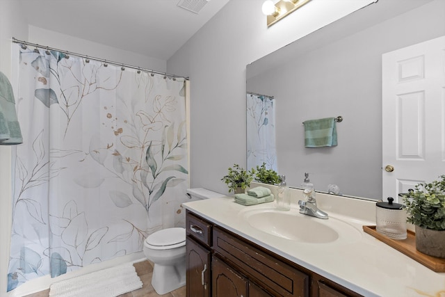 8616 Oak View Dr, Chattanooga, TN 37421 - bathroom featuring vanity, curtained shower, and wood finished floors