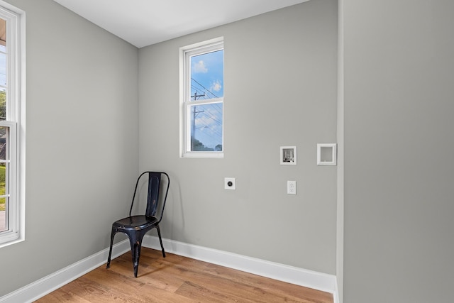 2001 Vine St, Chattanooga, TN 37404 - unfurnished room with baseboards and light wood-type flooring