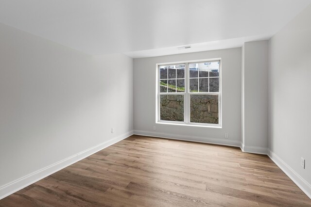 2001 Vine St, Chattanooga, TN 37404 - empty room featuring wood finished floors and baseboards