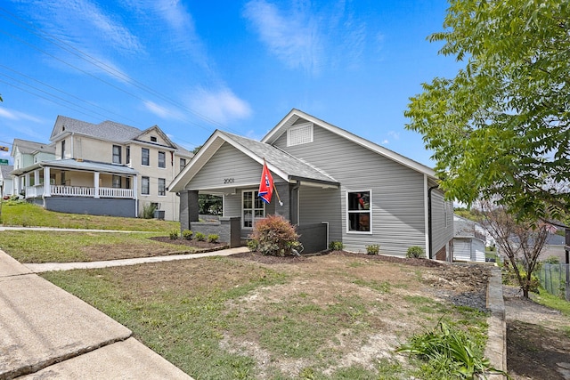 2001 Vine St, Chattanooga, TN 37404 - view of front facade featuring a porch