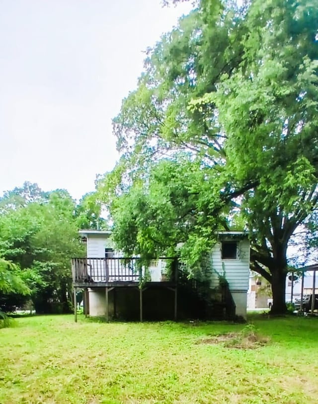 207 W 9th St, Chickamauga, GA 30707 - view of grassy yard featuring a wooden deck