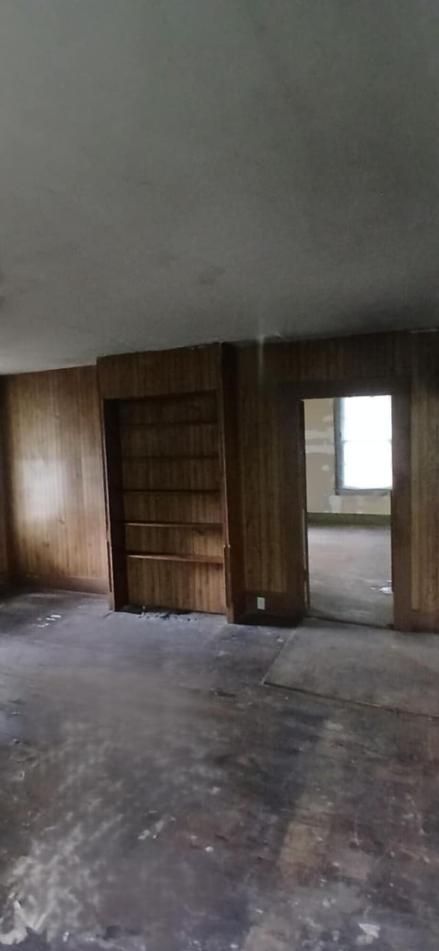 207 W 9th St, Chickamauga, GA 30707 - garage with wood walls