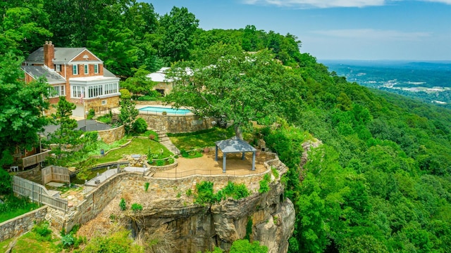 208 S Palisades Dr, Signal Mountain, TN 37377 - aerial view of property and surrounding area with a forest