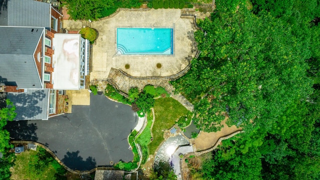 208 S Palisades Dr, Signal Mountain, TN 37377 - drone / aerial view of a pool
