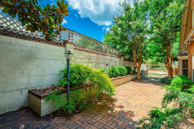 802 Signal Mountain Blvd Unit 121, Signal Mountain, TN 37377 - fenced backyard with a patio