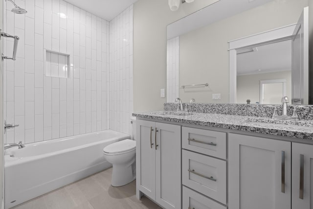 1784 River Breeze Dr, Soddy Daisy, TN 37379 - full bath with double vanity and shower / bathtub combination