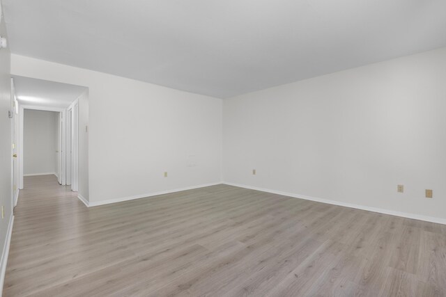 900 Mountain Creek Rd Unit E66, Chattanooga, TN 37405 - unfurnished room with light wood finished floors