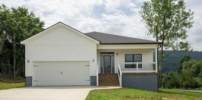 493 Bernice Dr, Trenton, GA 30752 - photo 2