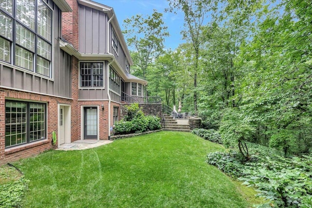 5 Woodland Way, Chattanooga, TN 37419 - view of grassy yard featuring stairway