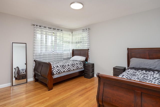 4412 Live Oak Ln, Chattanooga, TN 37411 - bedroom with light wood-style floors