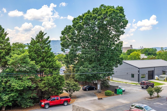 844 E 8th St, Chattanooga, TN 37403 - exterior space featuring uncovered parking