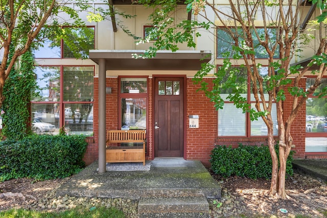 844 E 8th St, Chattanooga, TN 37403 - view of exterior entry with brick siding
