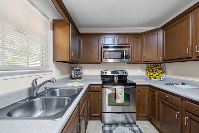 4429 Kayla Cir, Chattanooga, TN 37406 - kitchen featuring appliances with stainless steel finishes and light countertops