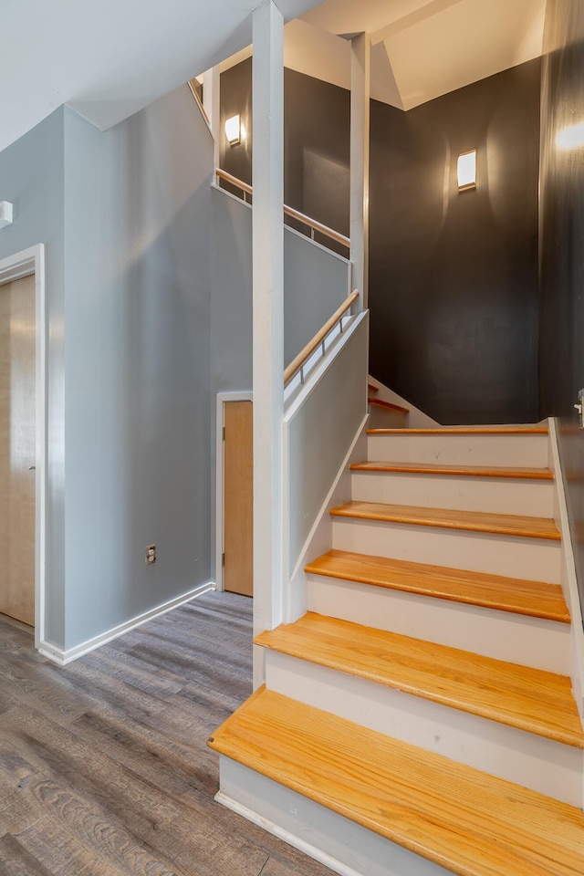 277 W 19th St, Chattanooga, TN 37408 - staircase featuring wood finished floors and baseboards