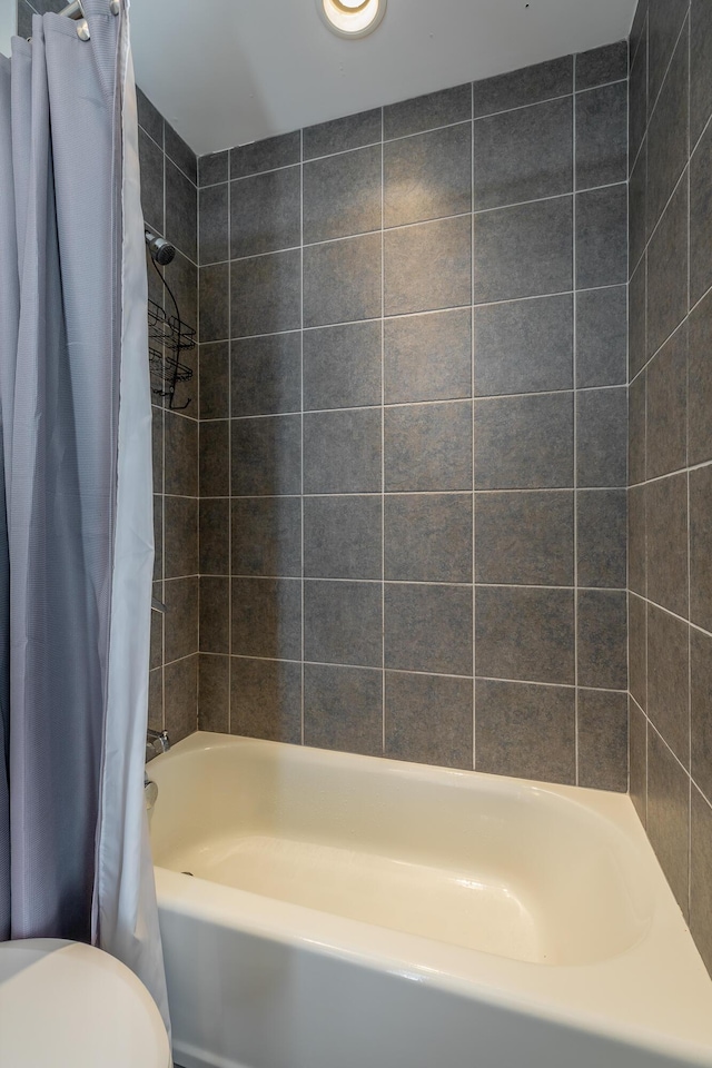 277 W 19th St, Chattanooga, TN 37408 - bathroom with shower / bath combination with curtain and toilet